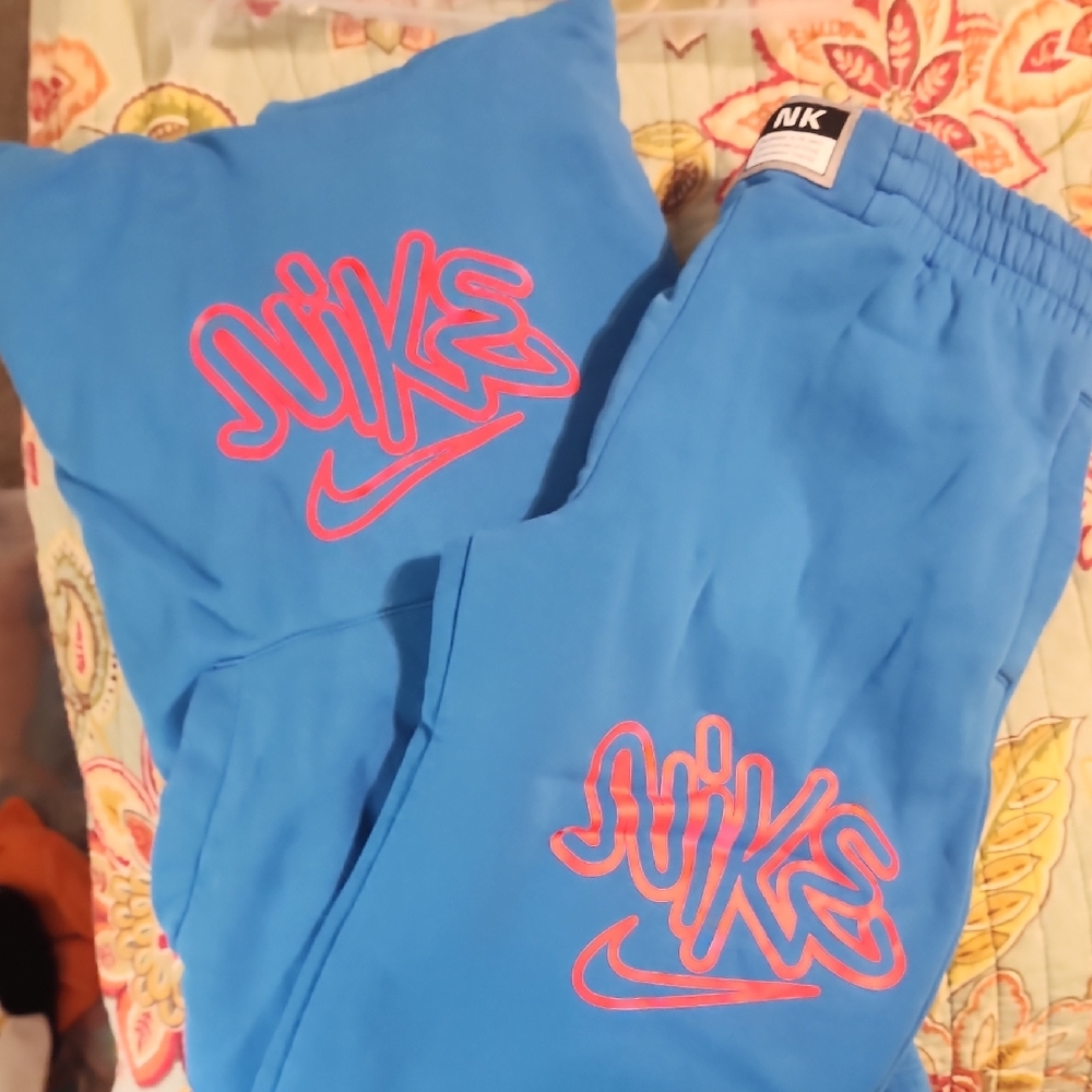 Nike Sweat Suit